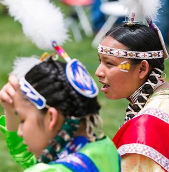 Native American students at the yzcca88游戏登录网址.