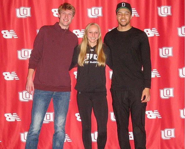 Drake Muller, Jessica Hutchinson 和 Ben Bowen pose for a photo